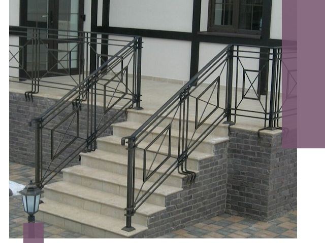 Перила для крыльца в Надыме — монтаж, изготовление и установка