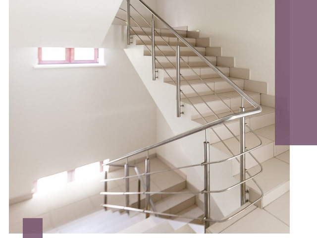 Установка и замена перил в подъезде в Надыме