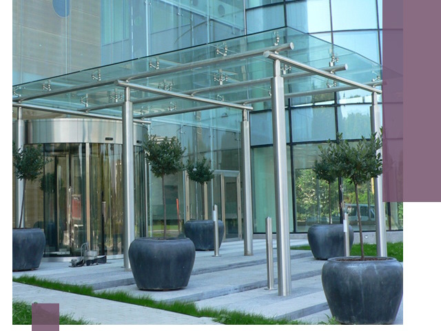 Навесы из стекла на заказ в Надыме — монтаж и установка